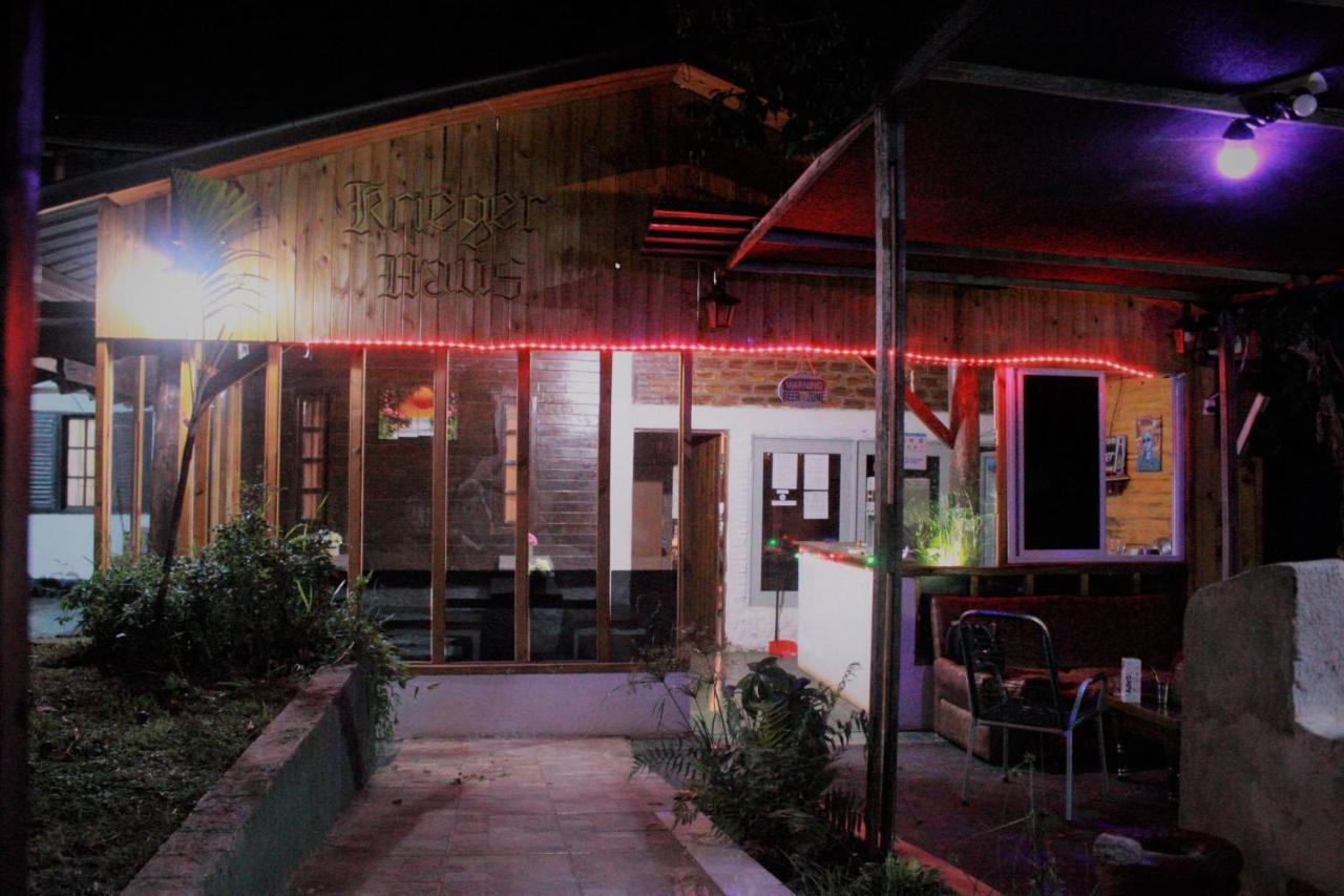 Krieger Haus Vandrarhem Puerto Iguazú Exteriör bild